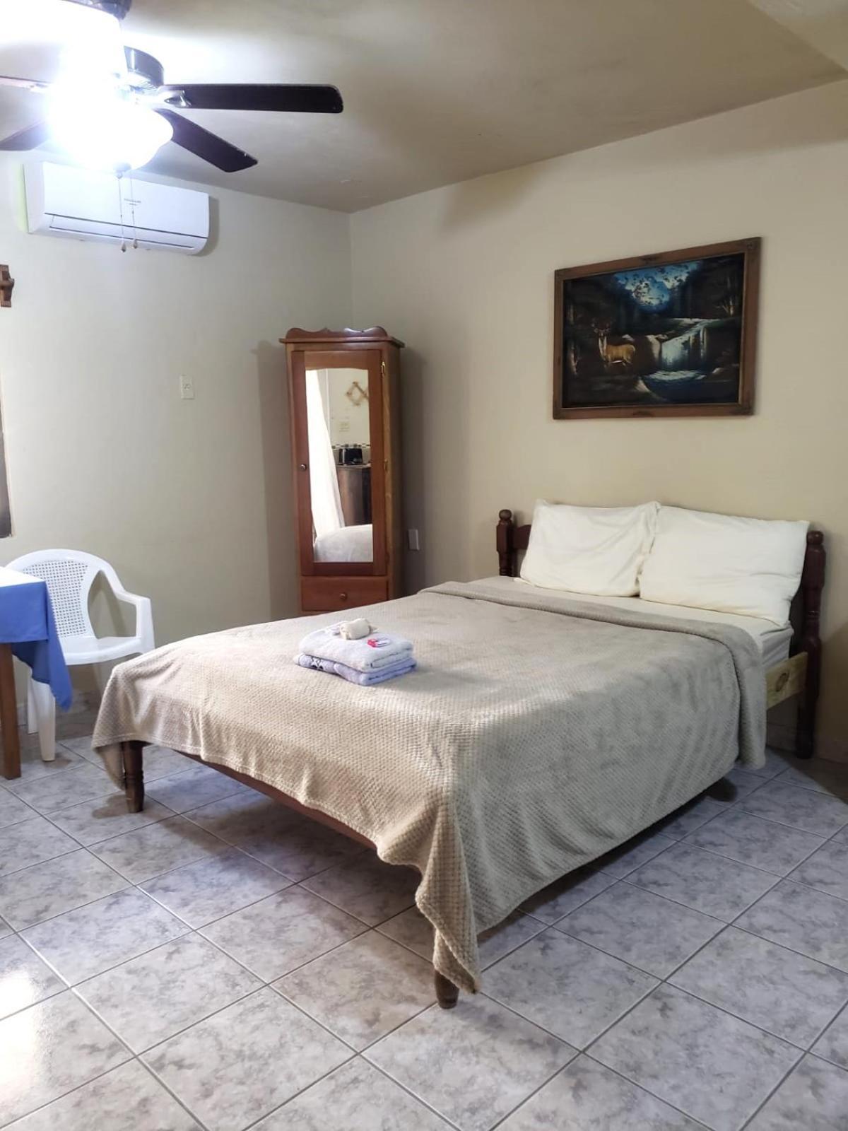 Beach Side Condos Caye Caulker By Ccvh Exteriör bild